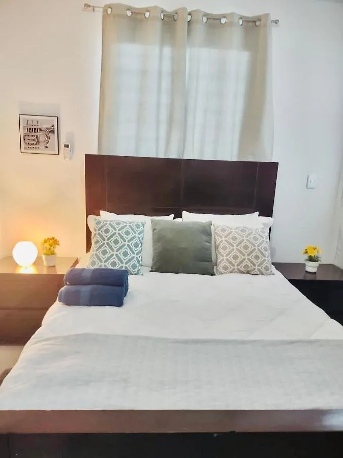1er piso, 3 Habitaciones con piscina wifi, netflix Santiago De Los Caballeros