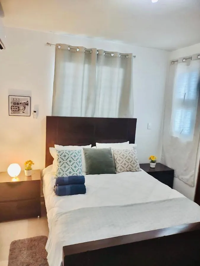 Apartamento 1er piso, 3 Habitaciones con piscina wifi, netflix Santiago De Los Caballeros República Dominicana