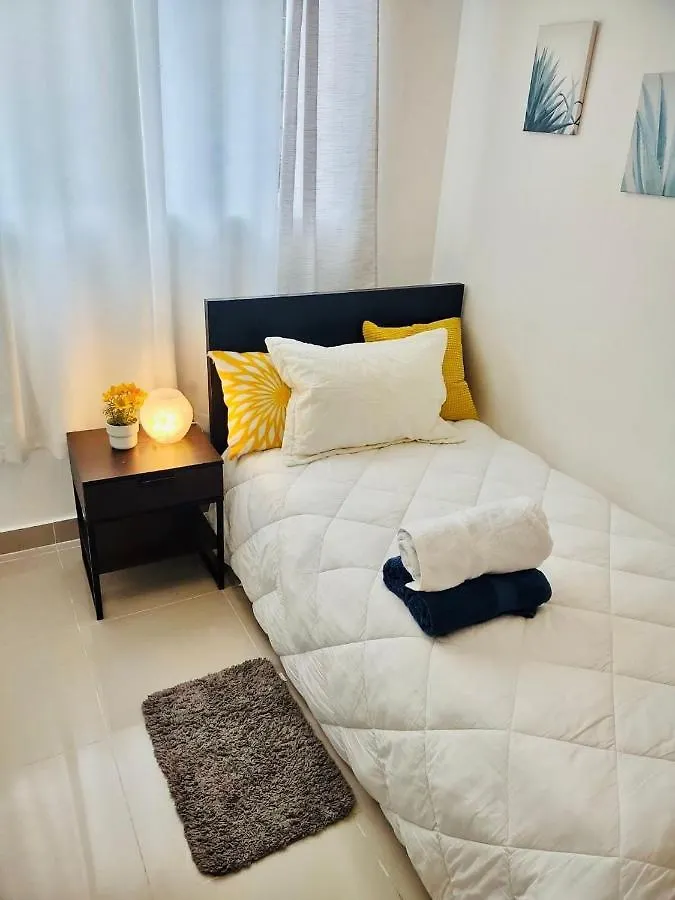 1er piso, 3 Habitaciones con piscina wifi, netflix Santiago De Los Caballeros Apartamento