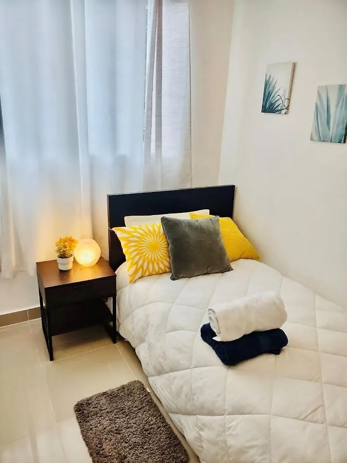 1er piso, 3 Habitaciones con piscina wifi, netflix Santiago De Los Caballeros