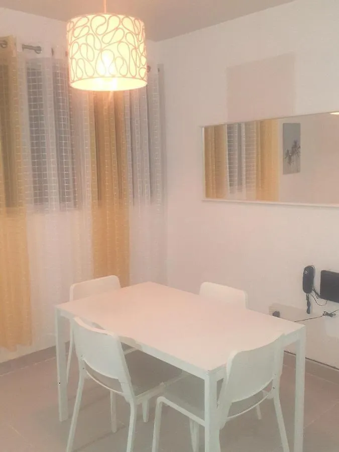 1er piso, 3 Habitaciones con piscina wifi, netflix Santiago De Los Caballeros Apartamento